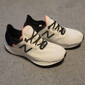 Womens New Balance Fresh Foam ROAV sneakers